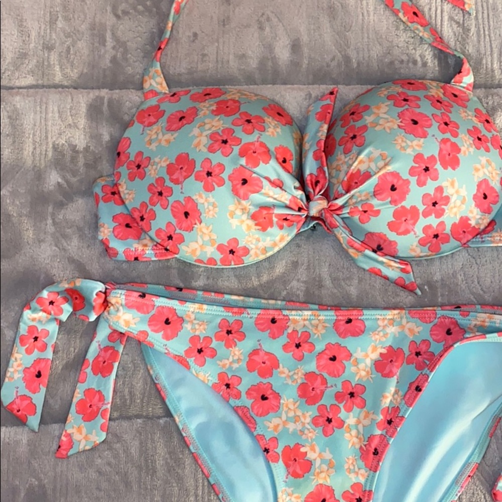 H&M FLORAL PUSH UP HALTER BATHING SUIT